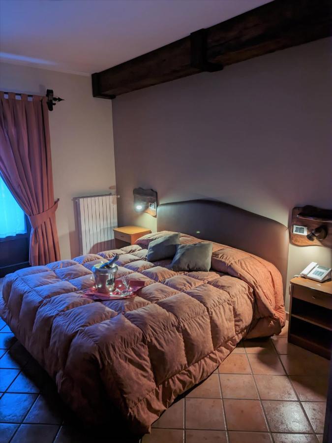 Hotel Altopiano Delle Rocche Rocca di Mezzo Extérieur photo