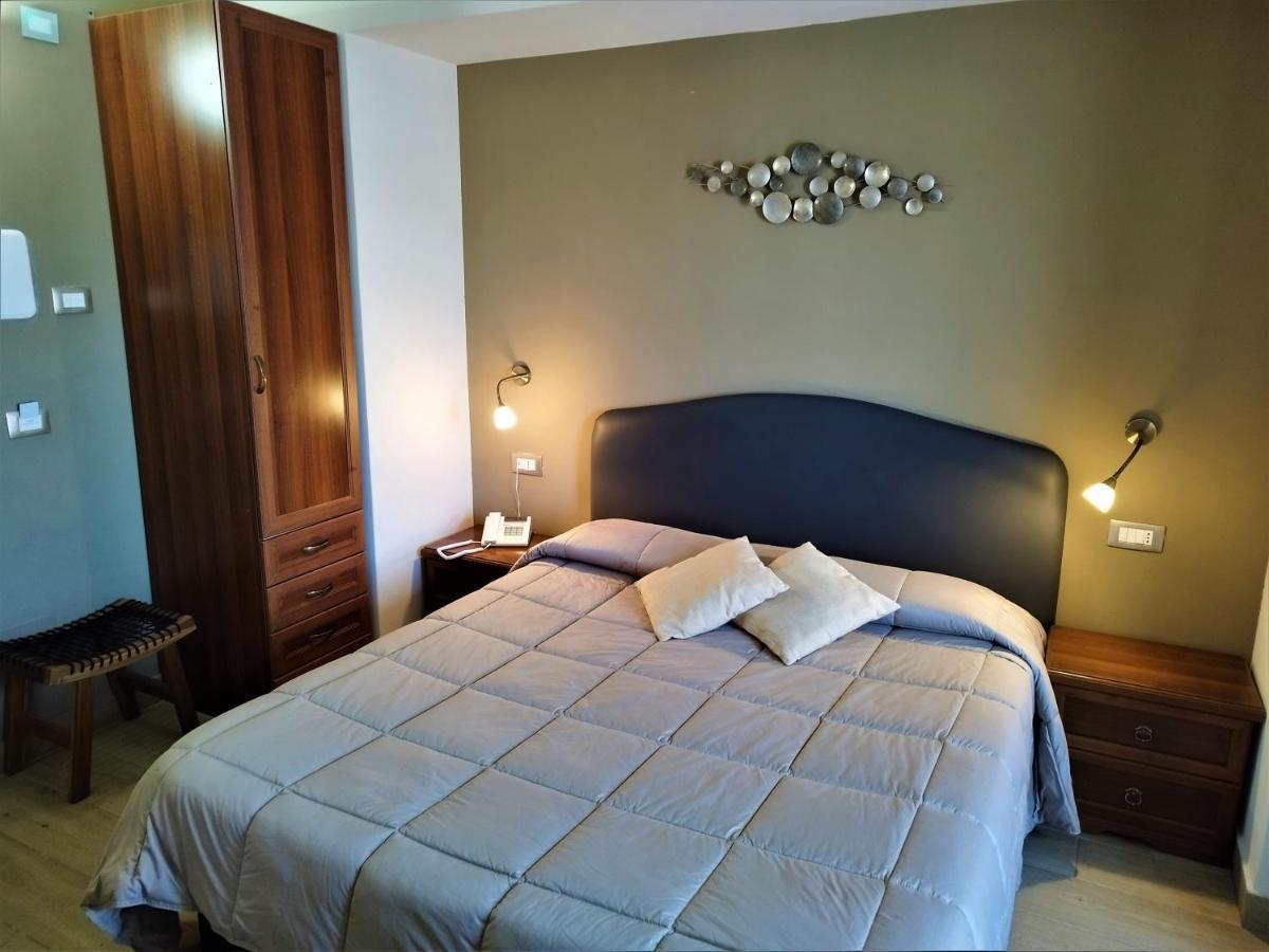 Hotel Altopiano Delle Rocche Rocca di Mezzo Extérieur photo