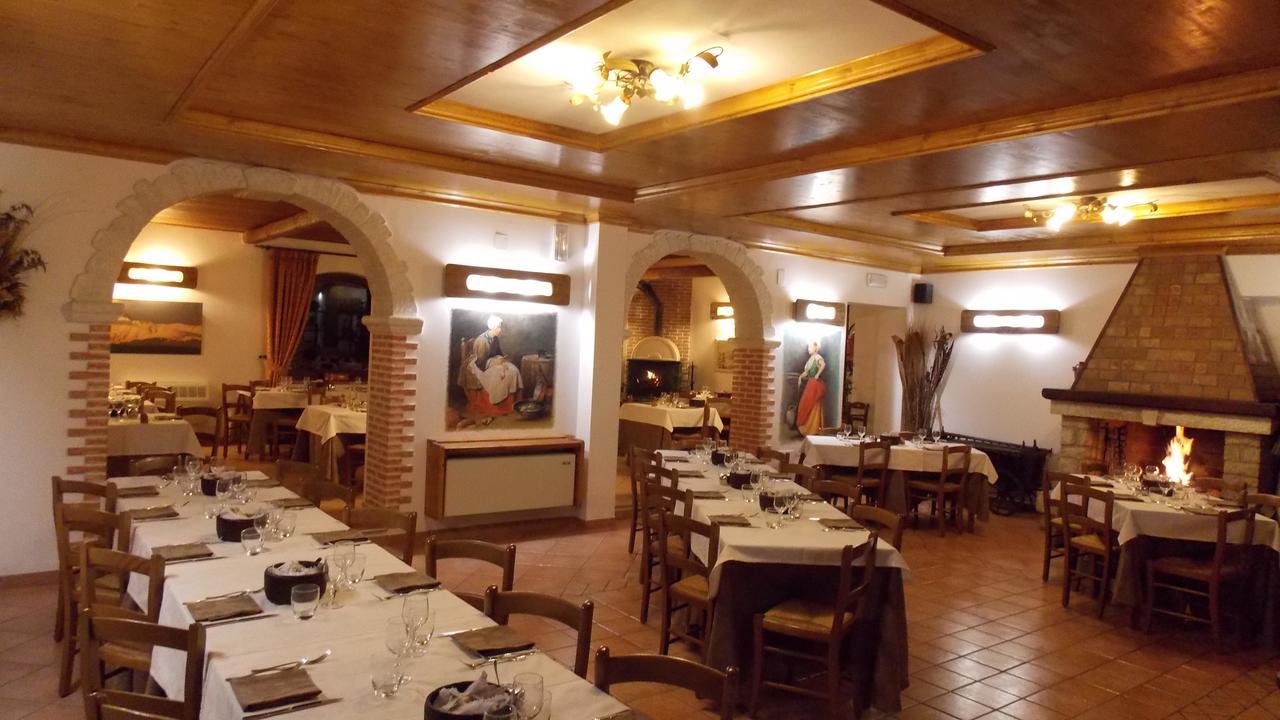 Hotel Altopiano Delle Rocche Rocca di Mezzo Extérieur photo